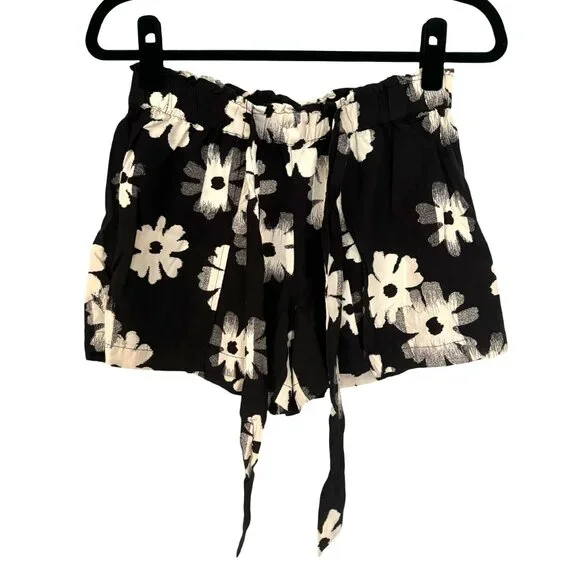 Like New Madewell Drapey Pull-On Shorts in Ikat Floral, Size XS - Picture 3 of 6